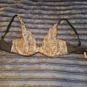 Victoria's Secret Floral Lace Bra - Cream and Black